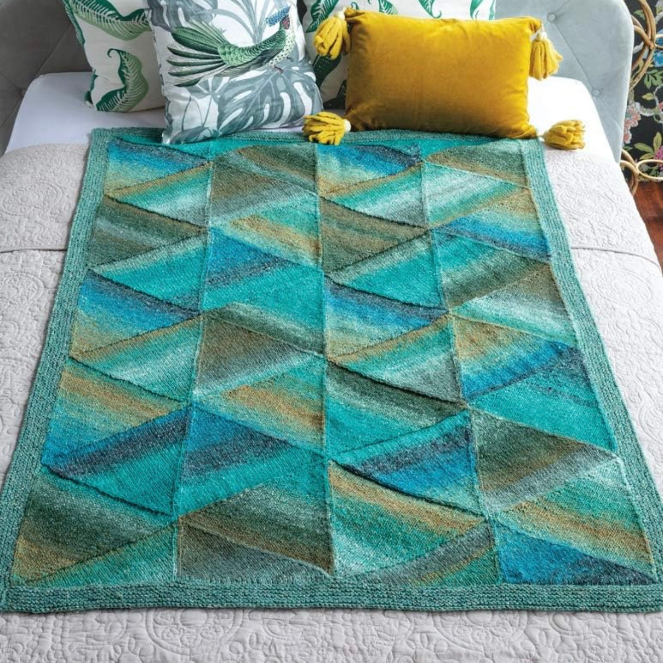 Timeless Noro: Knit Blankets: 25 Colorful & Cozy Throws