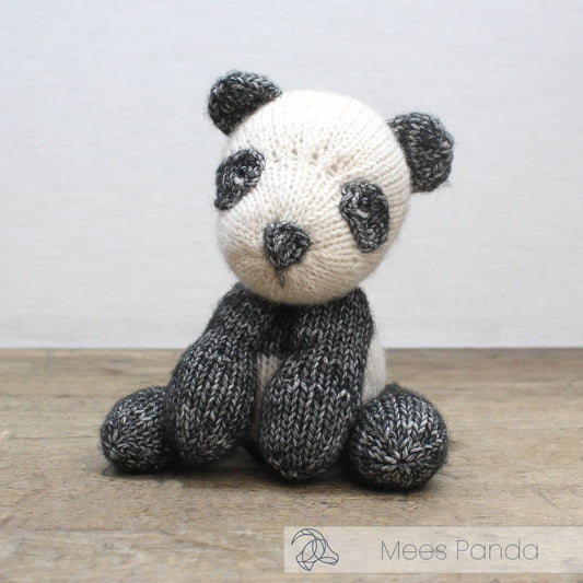 Mees Panda Knit Kit
